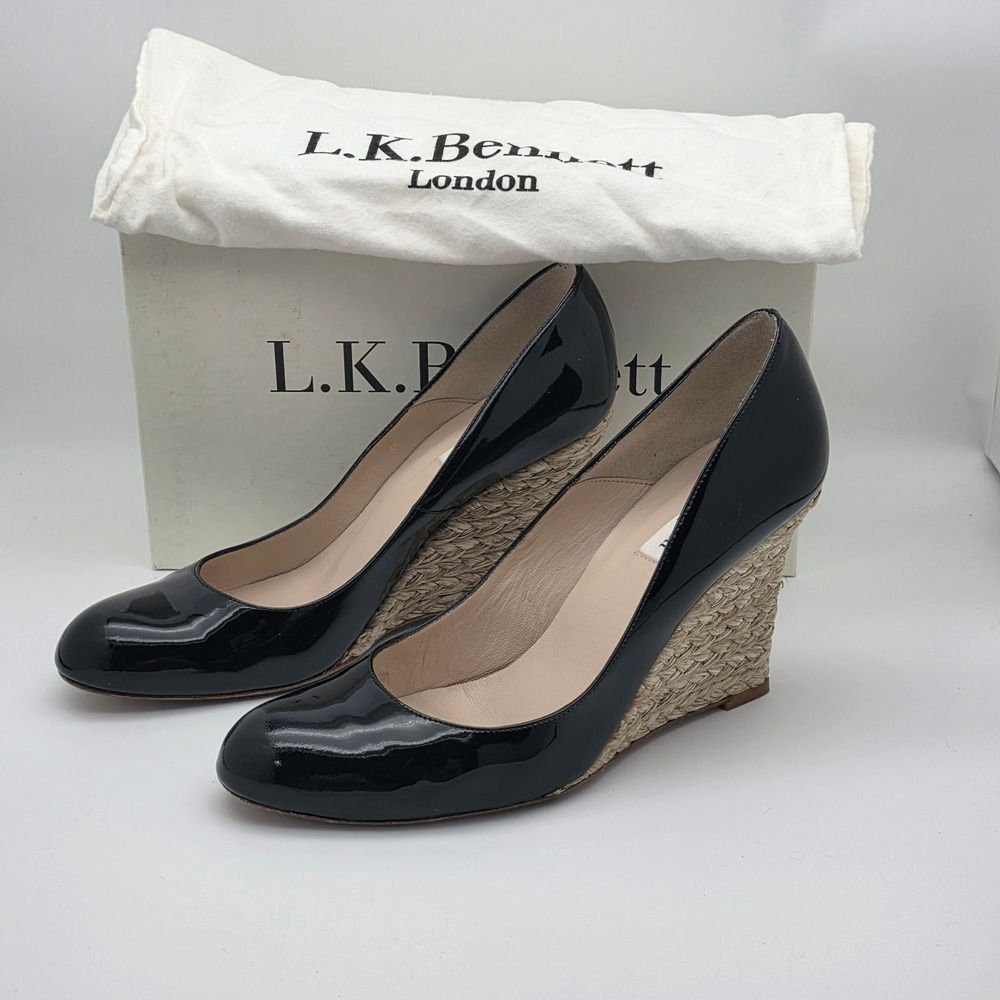 L.K. Bennett Patent Leather Wedge Pumps Womens 40 Black Round Toe Raffia Spain‎